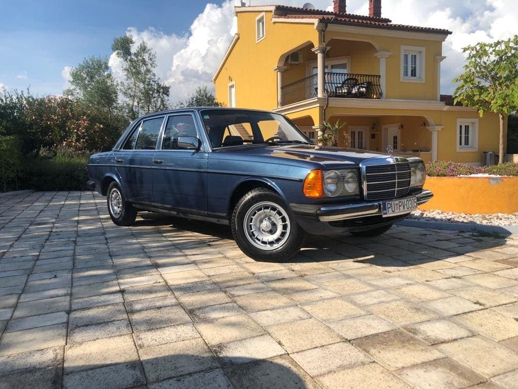 Vintage Car at House Lucia